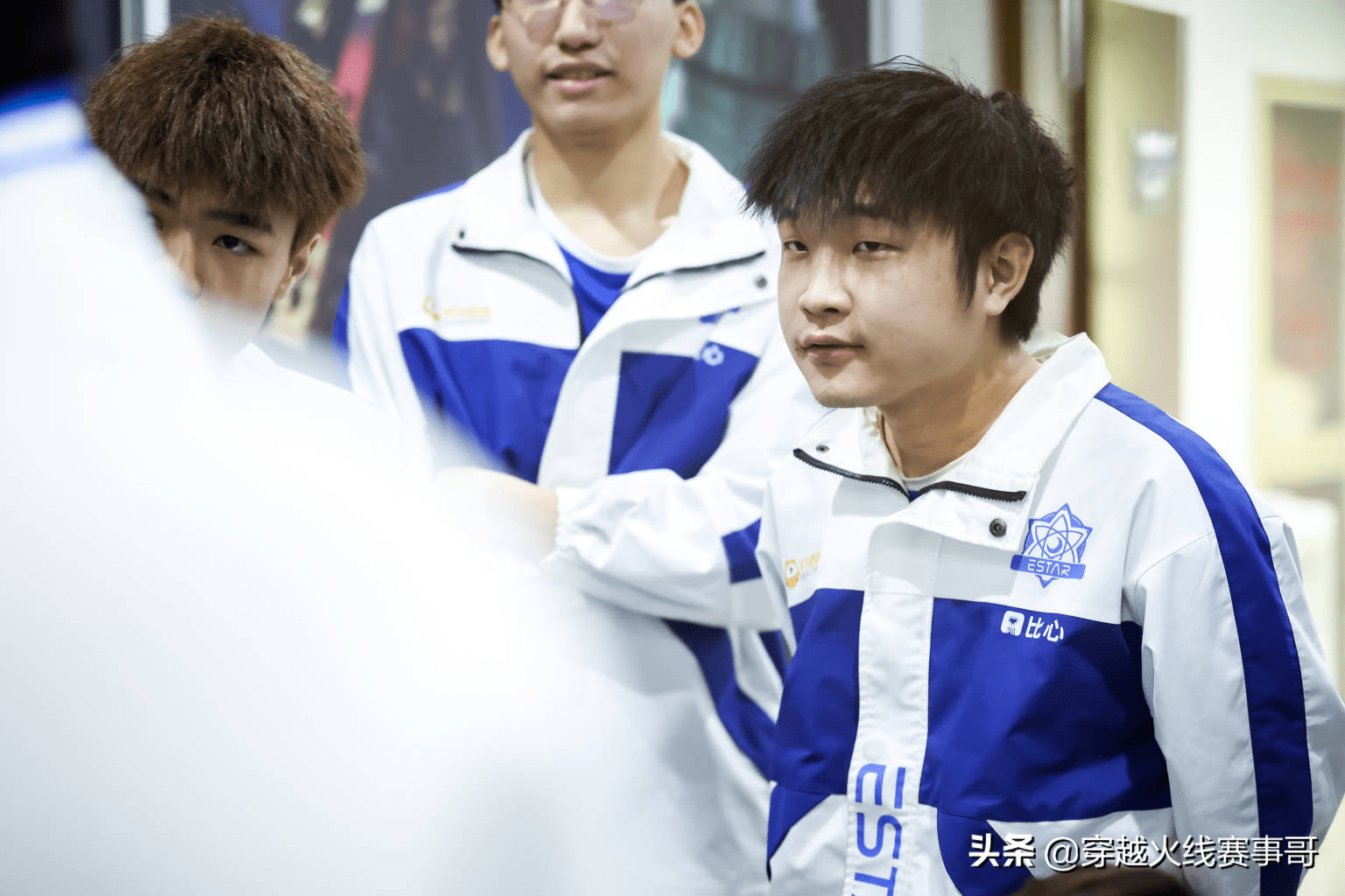 HKA横扫EG,Elk打出惊人五杀宿敌对决淘汰赛,让粉丝疯狂欢呼 HKA横扫EG,Elk打出惊人五杀宿敌对决淘汰赛,让粉丝疯狂欢呼