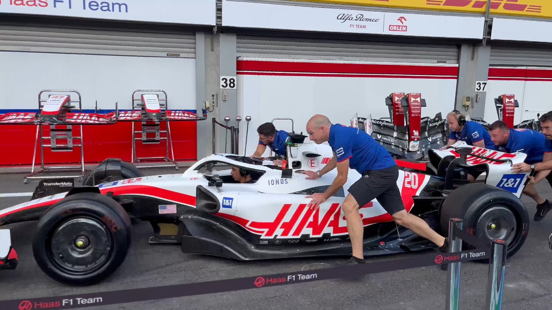 哈斯车队险胜雷诺车队，皮亚斯特里刷新纪录