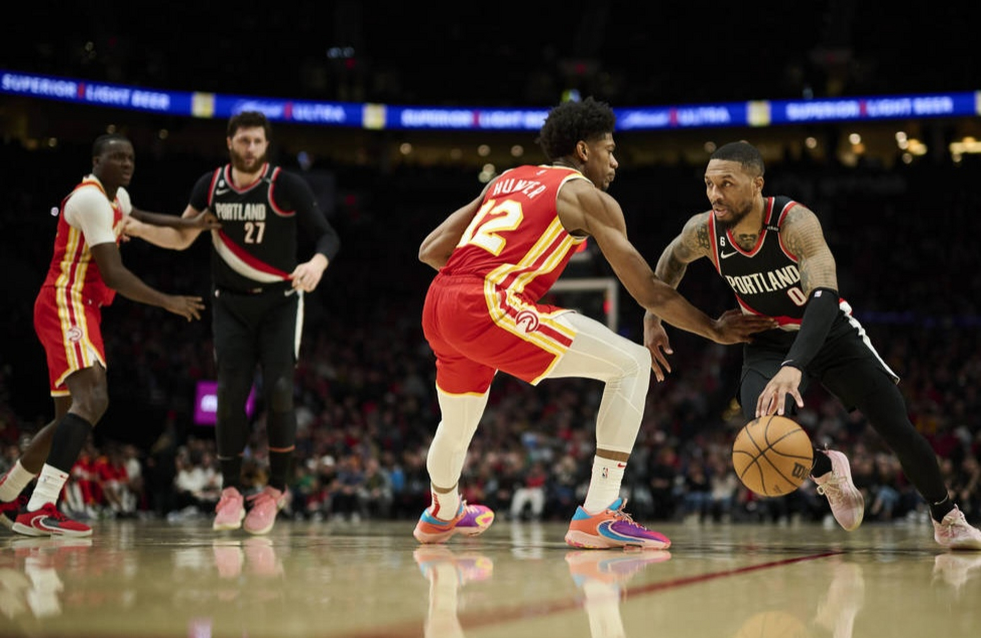 山西队力克北京队，利拉德统治全场